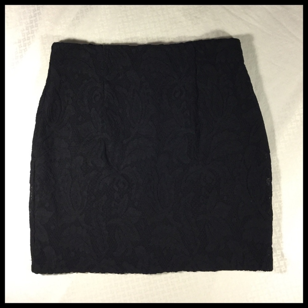 H & M Short Black Stretch Skirt
